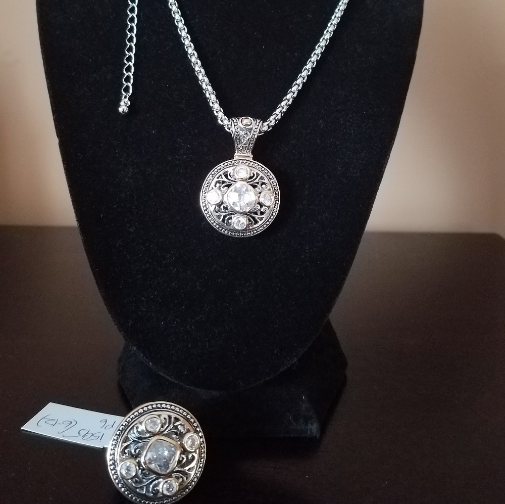 Elegant Necklace with pendant & ring
